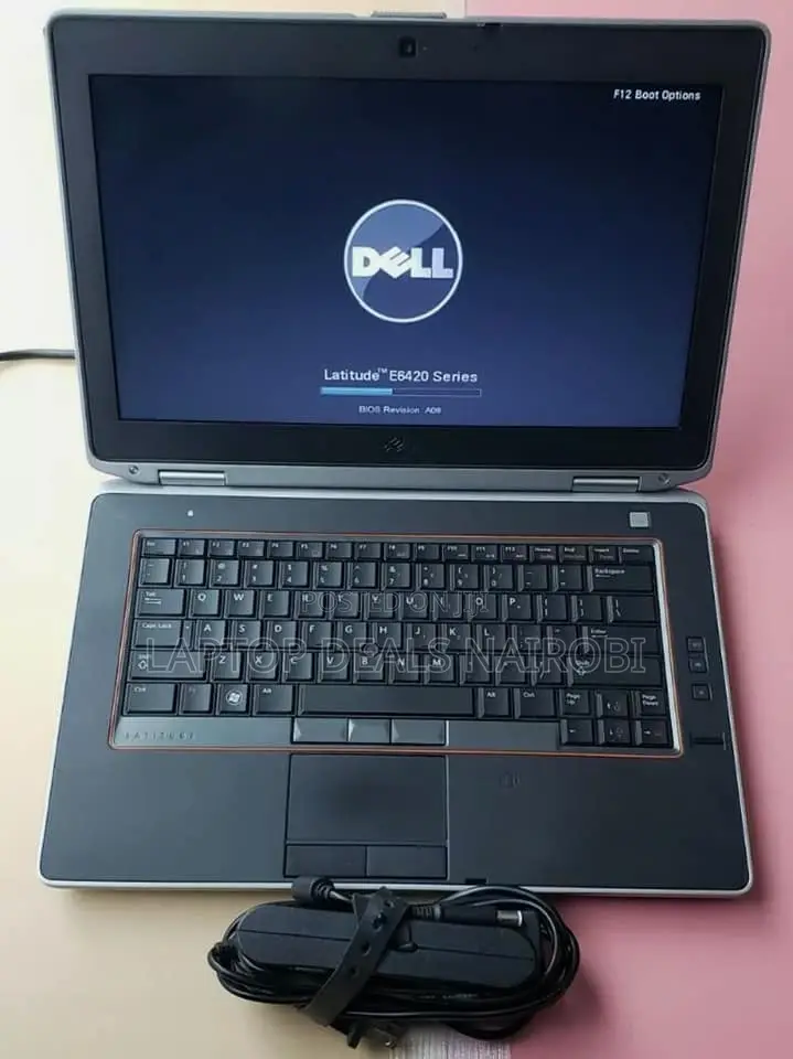 Laptop Advent 5311 8GB Intel Core I5 HDD+SSD 500GB