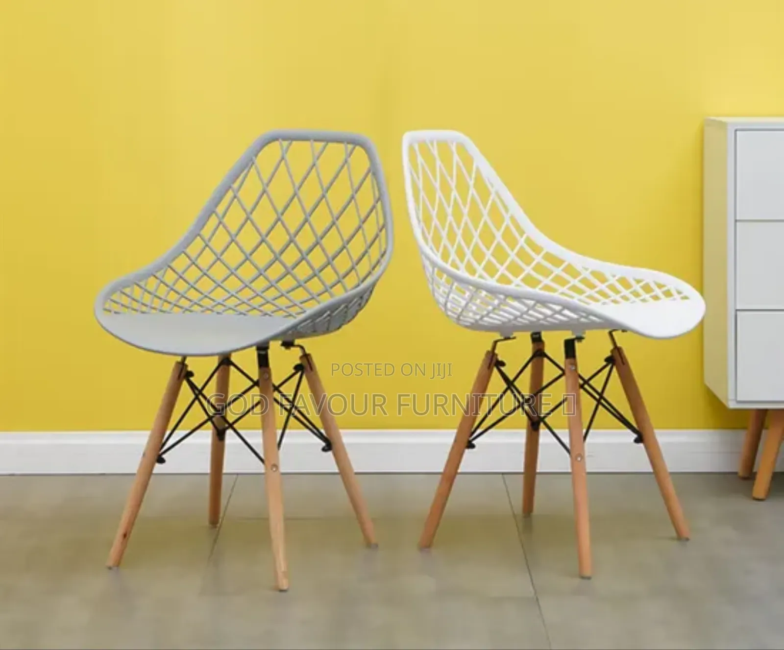 Elegant Mesh Eames Chair With Wooden Legs Rd8km