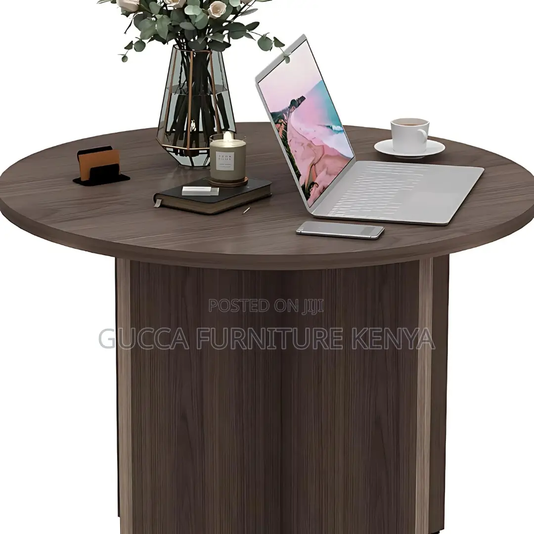 Boardroom Tables: Simple Round Office Conference Table