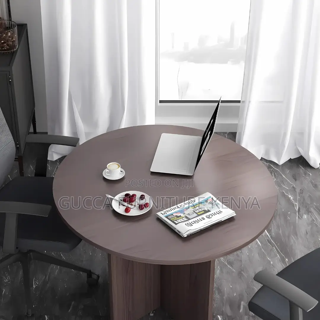 Boardroom Tables: Simple Round Office Conference Table