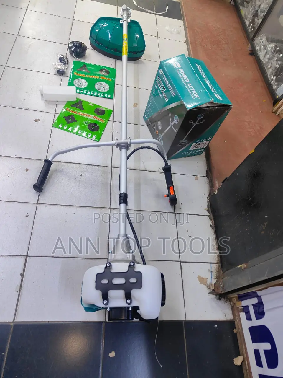 Gasoline Brush Cutter Two Stroke With 2 Extra Blades52 CC