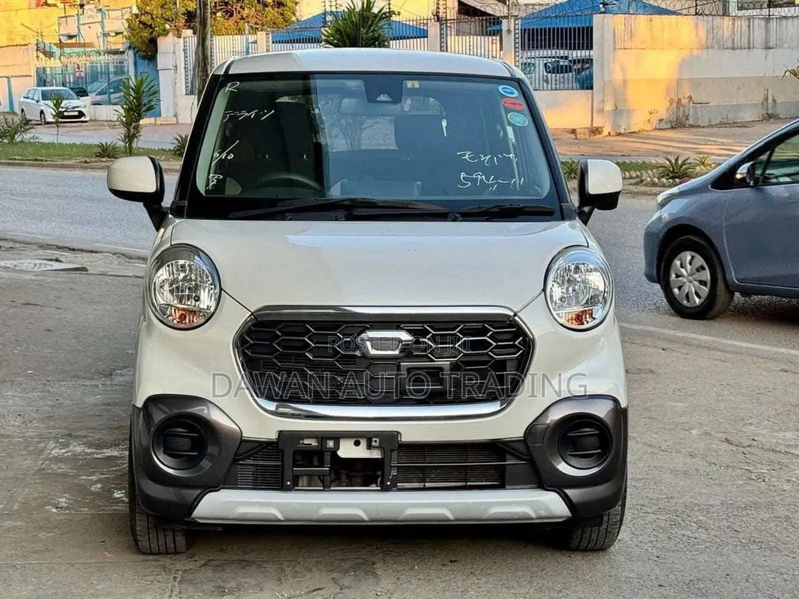 Daihatsu Cast 2017 Silver