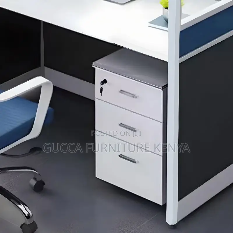 Workstations:Four Seater Modern Wooden Rectangle Workstation
