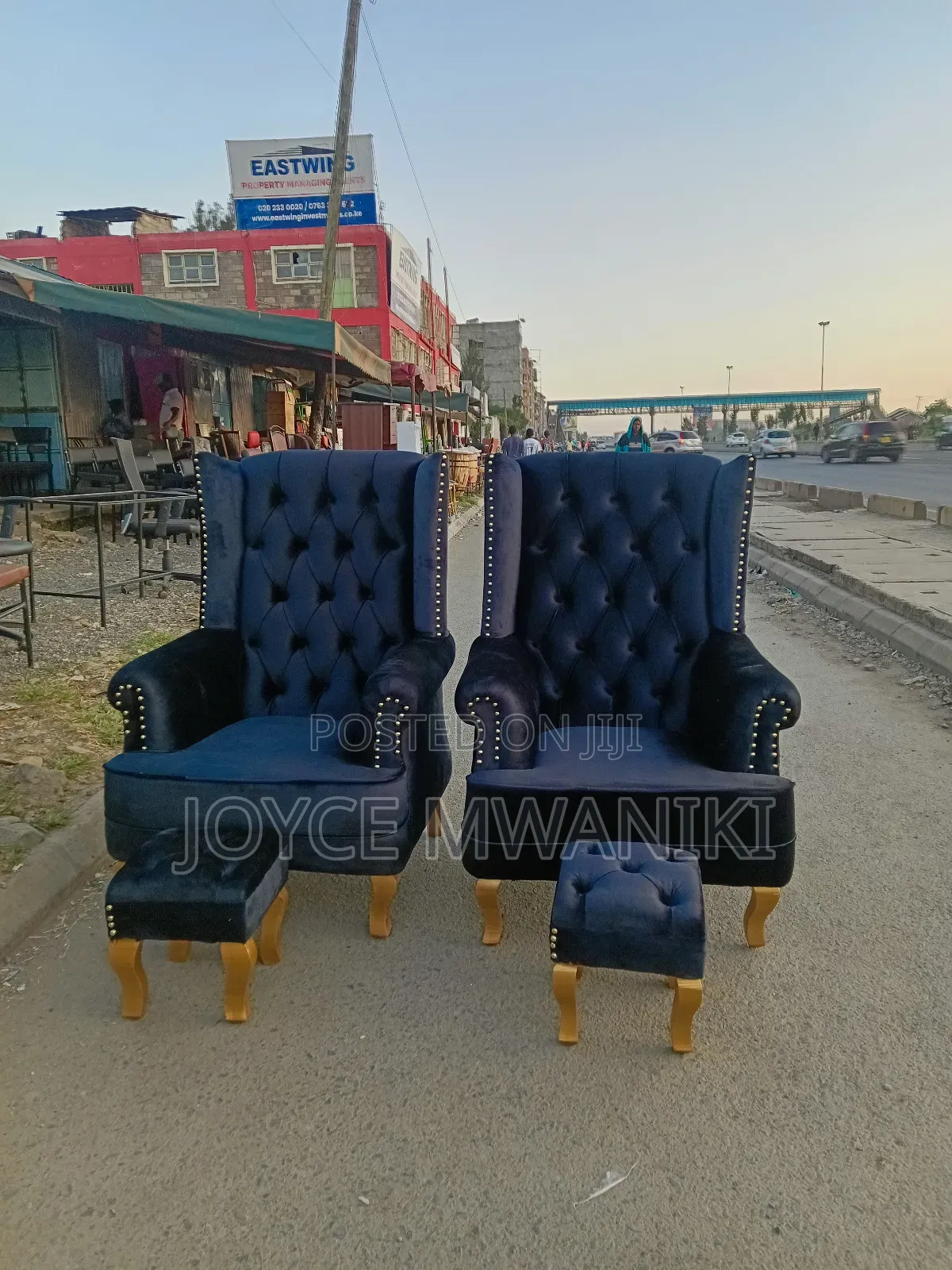 Pedicure Seats, Black With 2 Pedicure Stools 