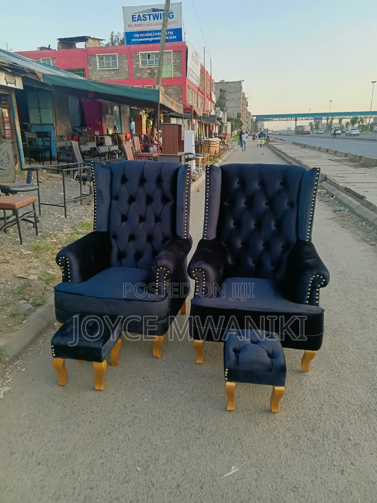 Pedicure Seats, Black With 2 Pedicure Stools 