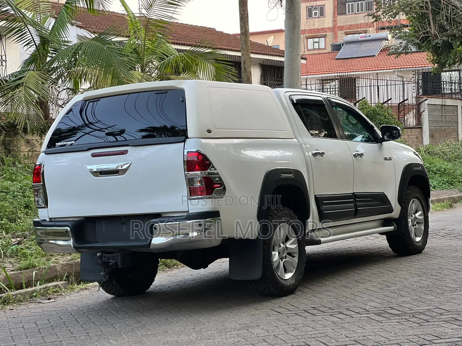 Toyota Hilux 2019 White
