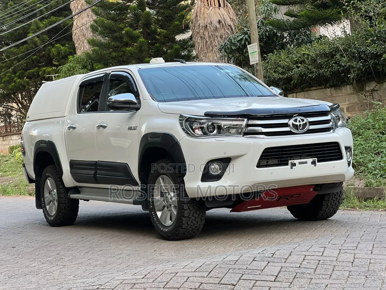 Toyota Hilux 2019 White