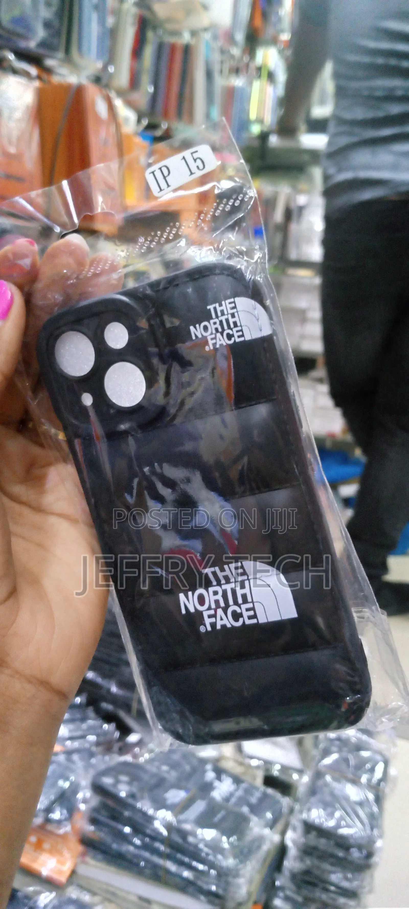 R Luxury Matte Puffer Case (iPhone 15 Black Puffer Case)