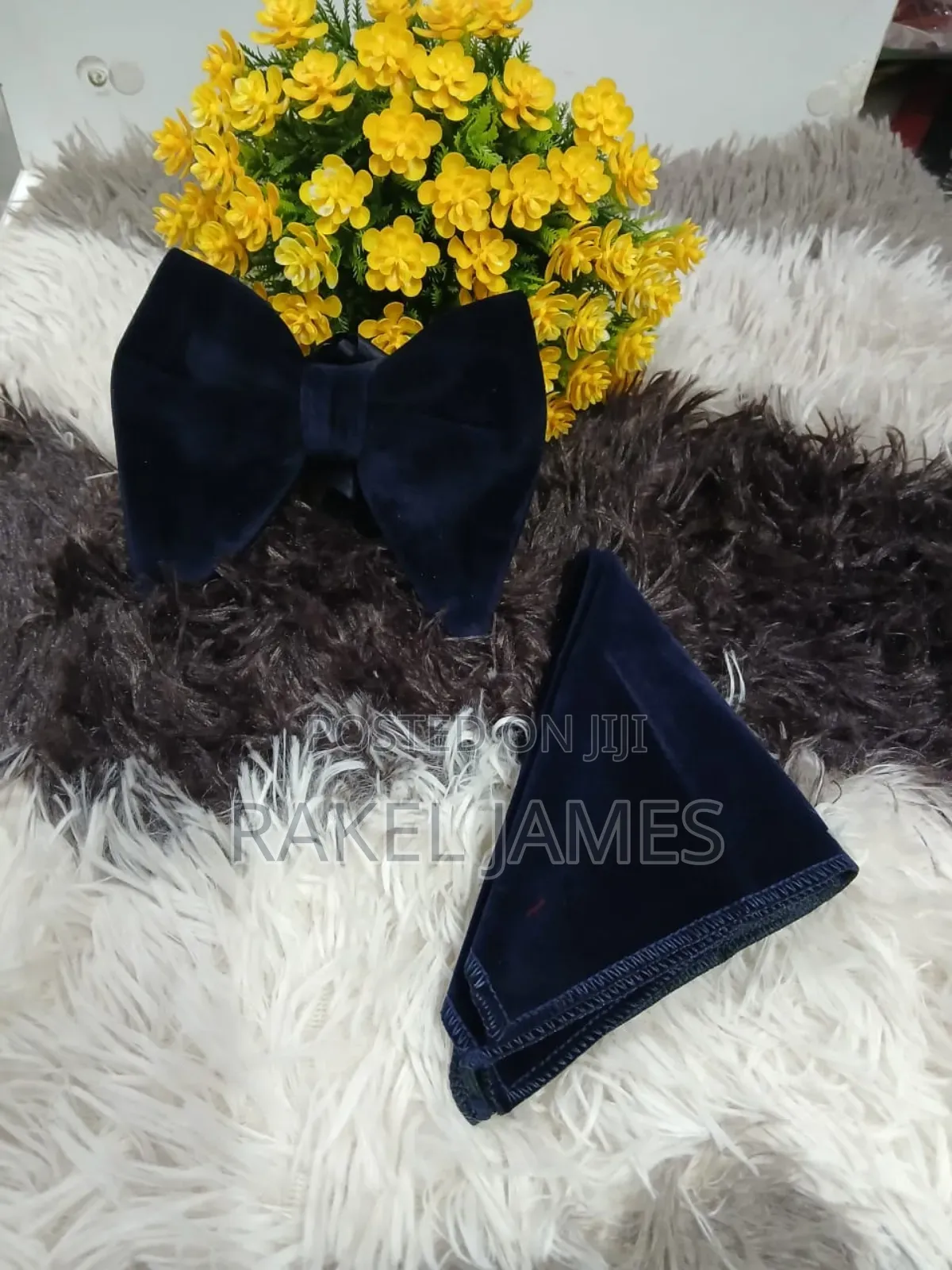Velvet Bowties With Pocket Square
