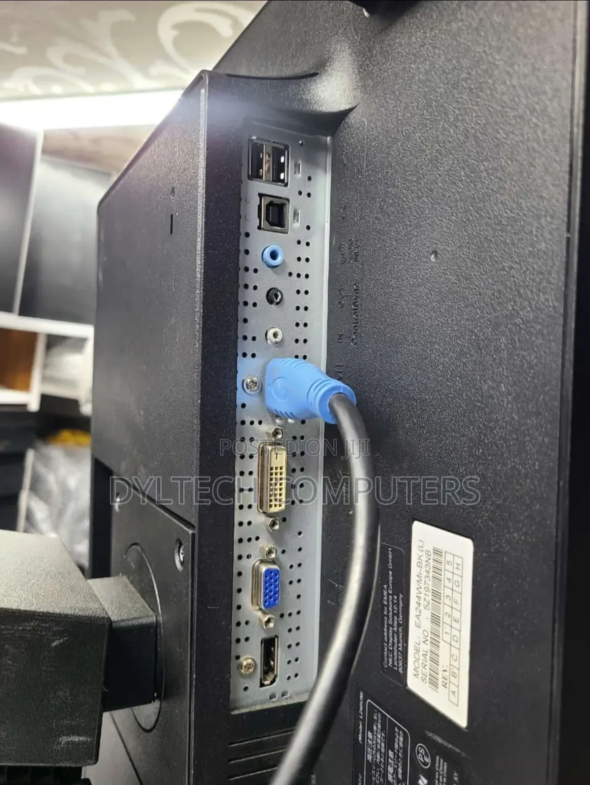 Nec 24 Inches With an Hdmi/Dvi/Vga Ports // Usb Ports