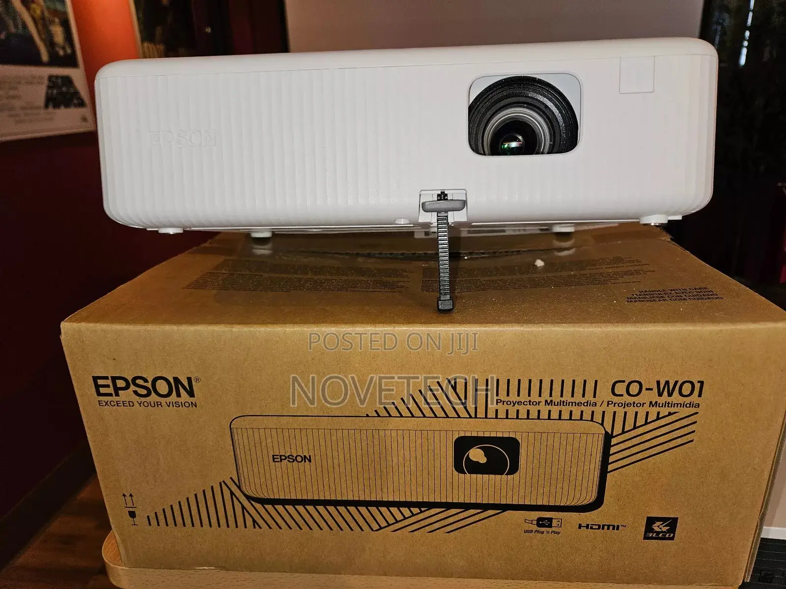 Epson CO-W01 1080p Portable 3LCD Projector 3000 LUMENS