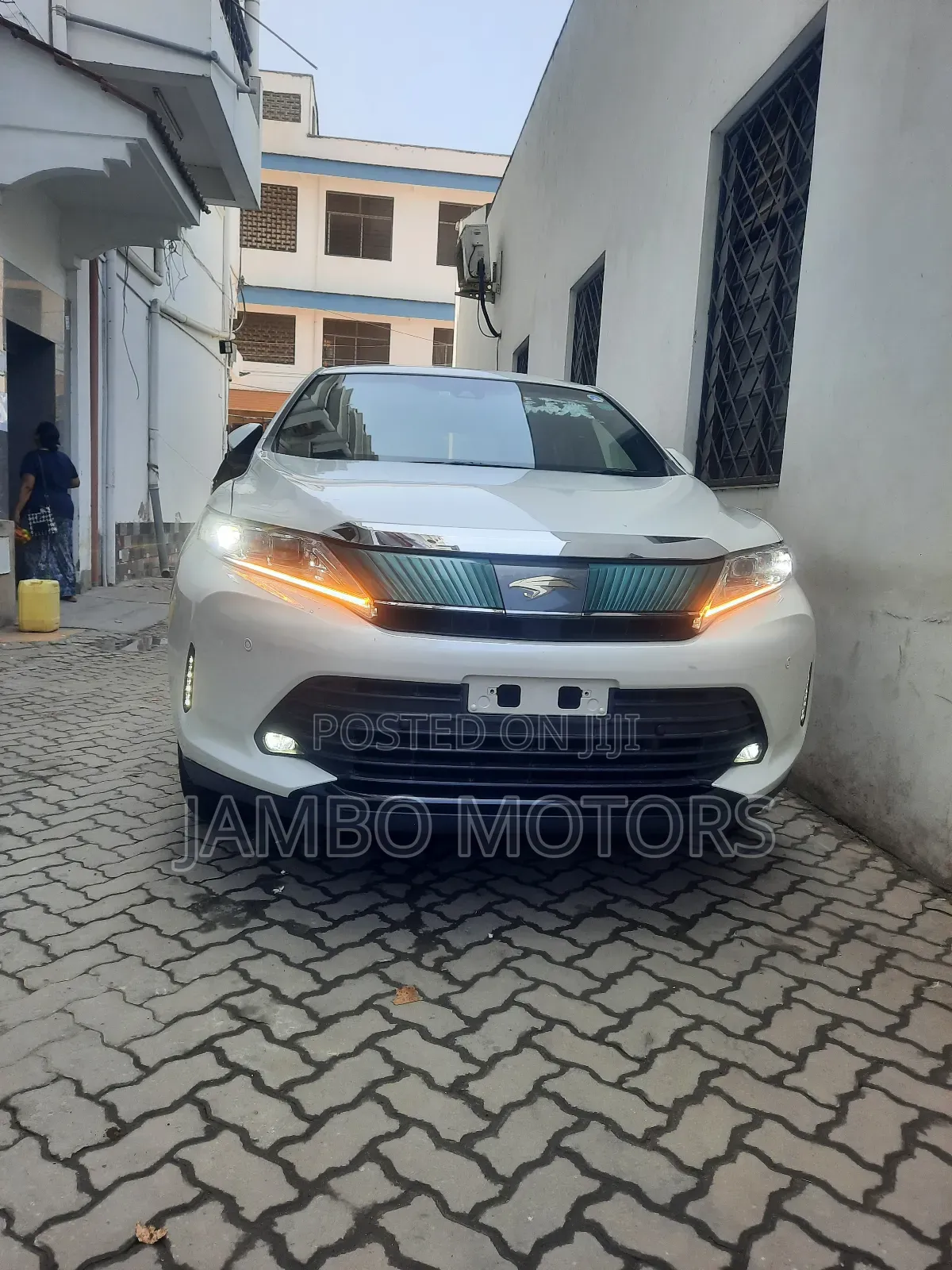 Toyota Harrier 2.0 2018 White