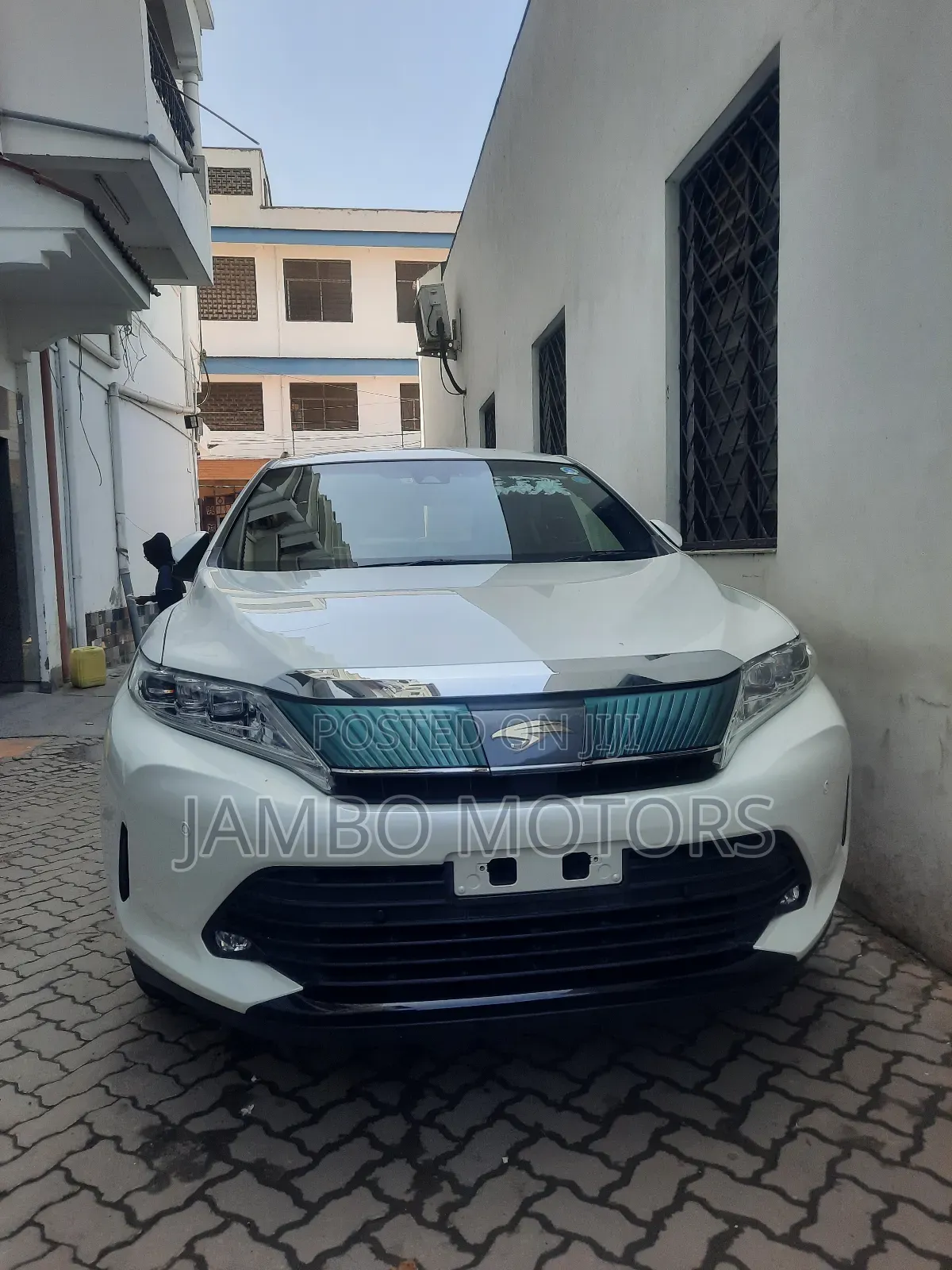 Toyota Harrier 2.0 2018 White
