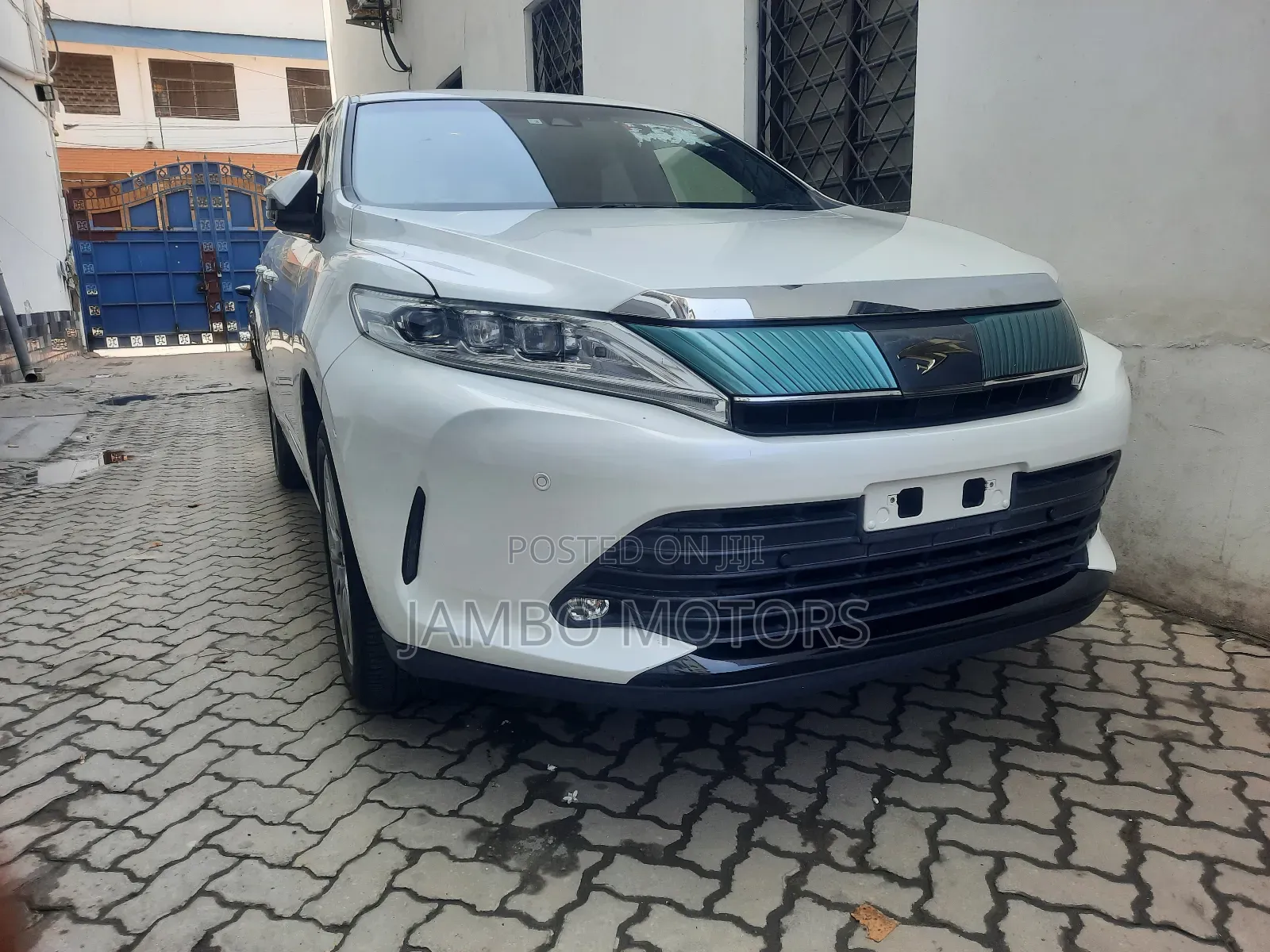 Toyota Harrier 2.0 2018 White