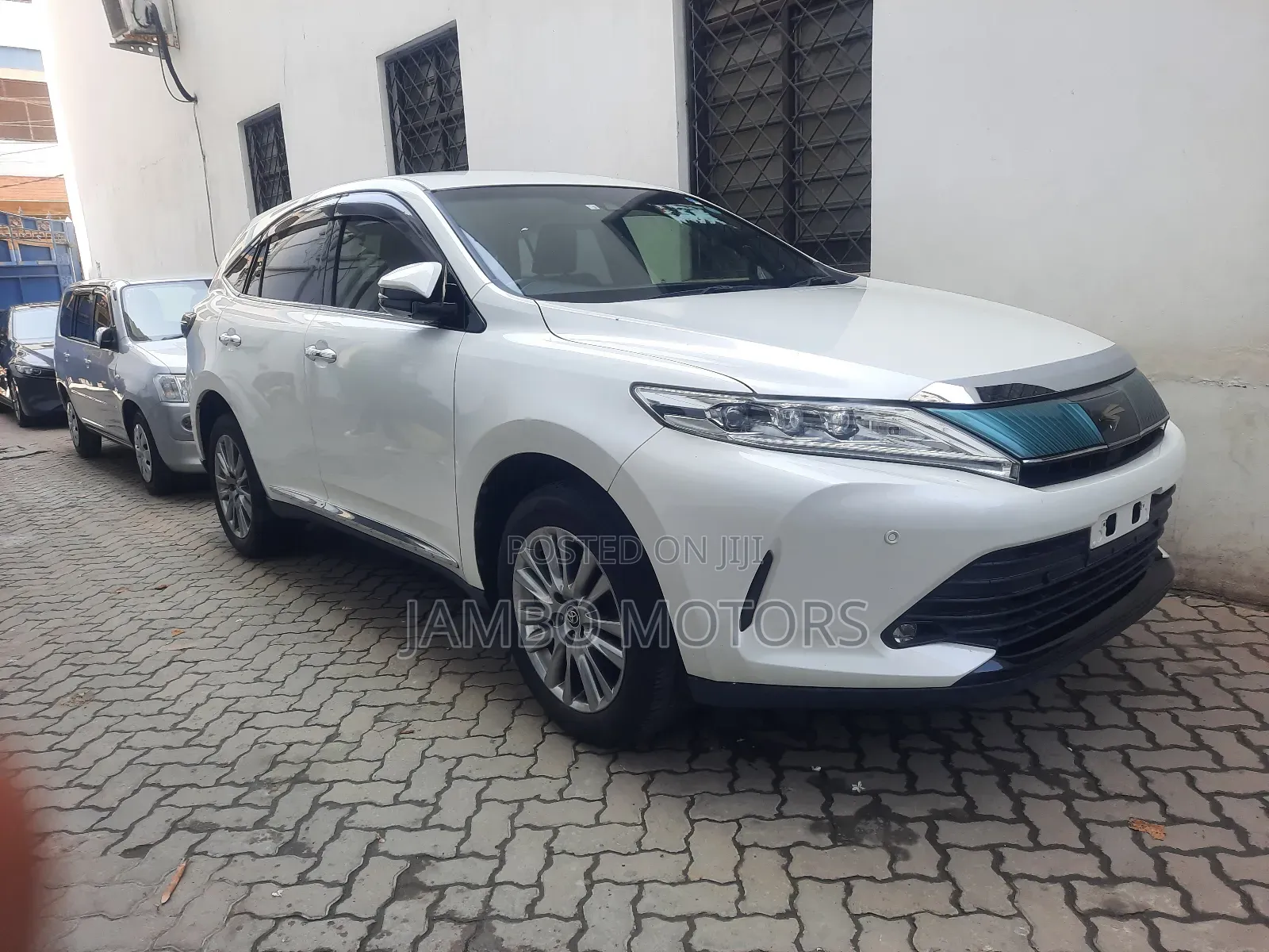Toyota Harrier 2.0 2018 White