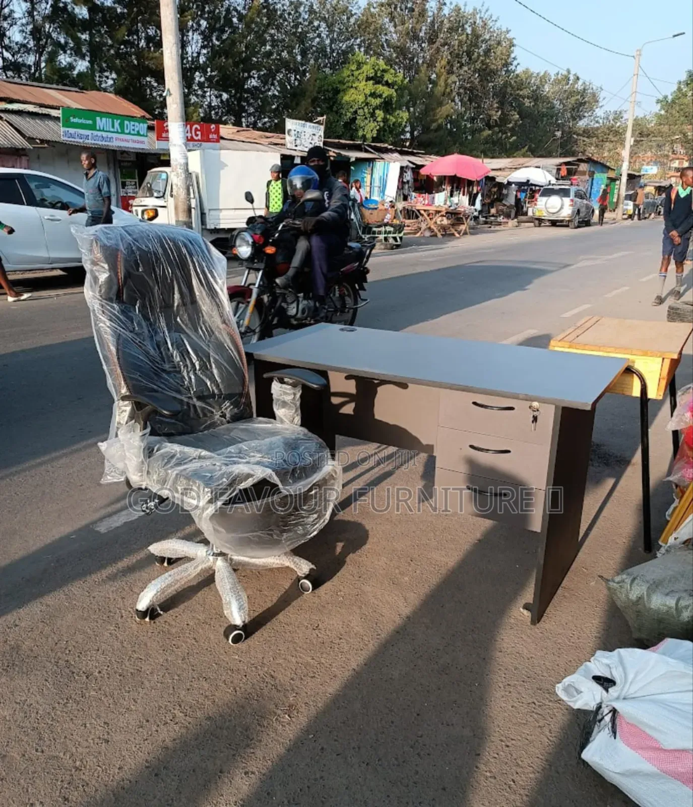 Quality 1 Meter Office Desk With Leather Chair Jg8k