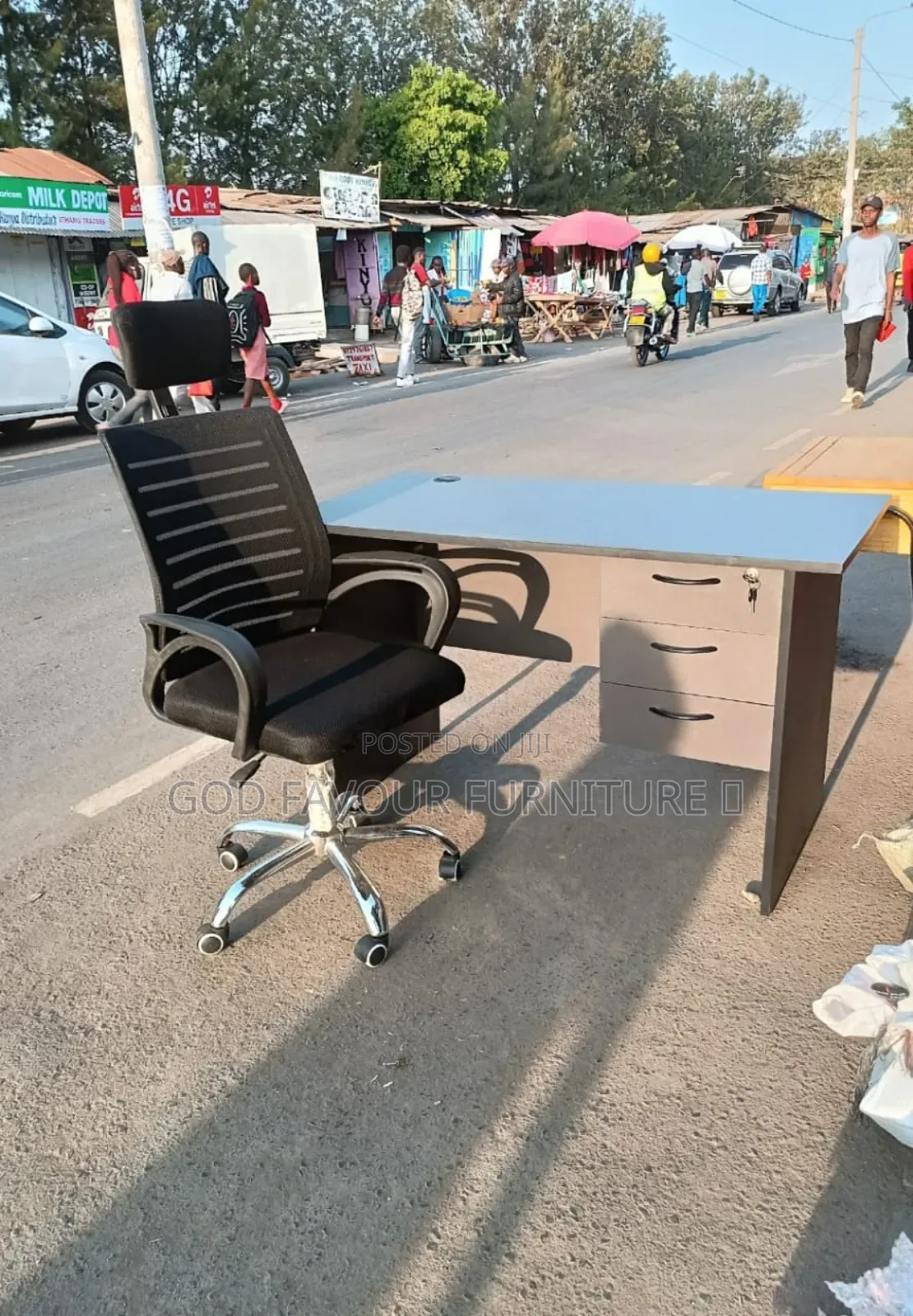 Elegant 1 Meter Office Table With Headrest Seat Jg9k