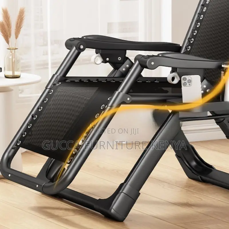 Home Chairs:Scratch-Durable Silver Cushioned Fold Away Chair