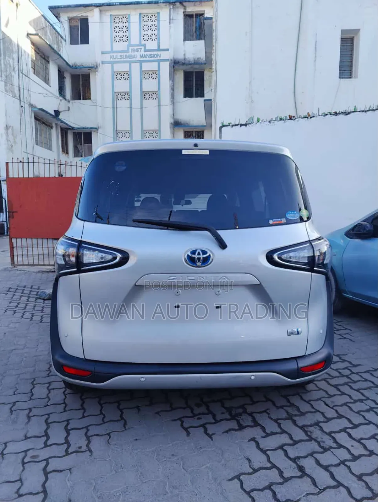 Toyota Sienta 2019 Silver