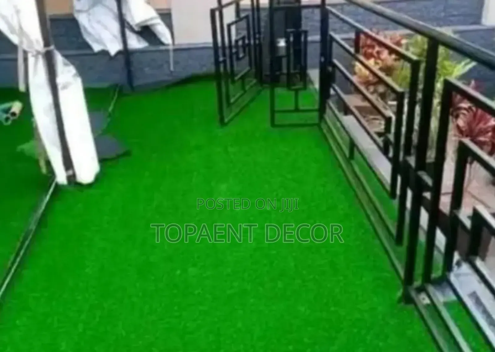 The Dogs Kennel 20mm Artificial Grass Carpet