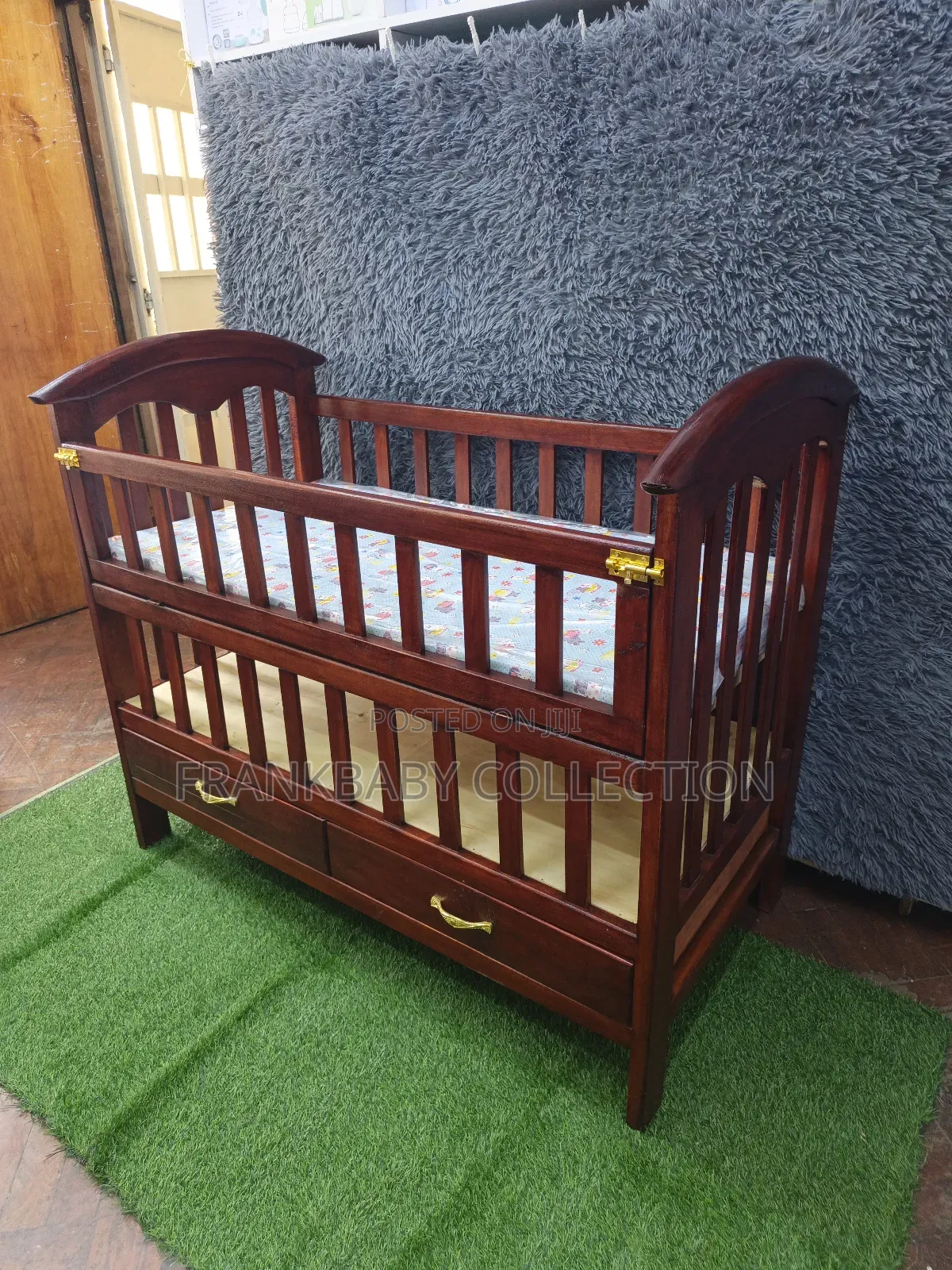 Mahogany Baby Cot / Baby Cot
