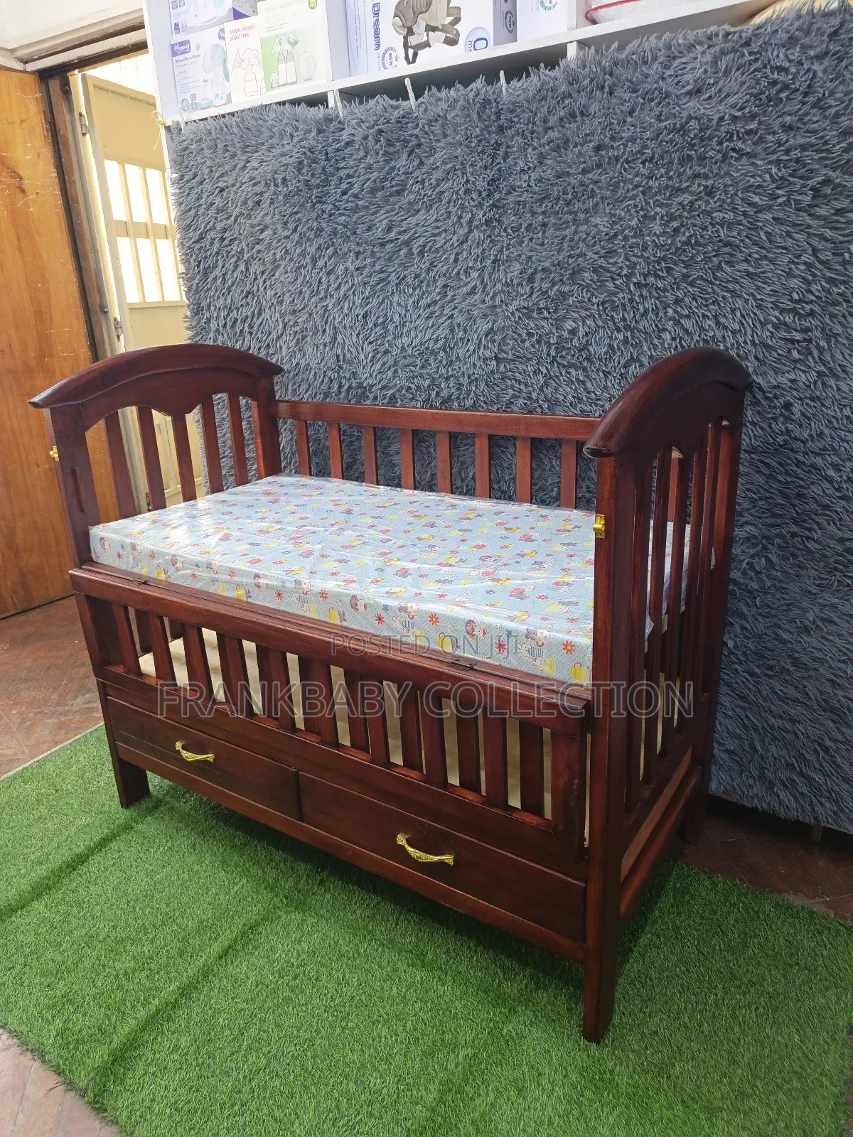 Mahogany Baby Cot / Baby Cot