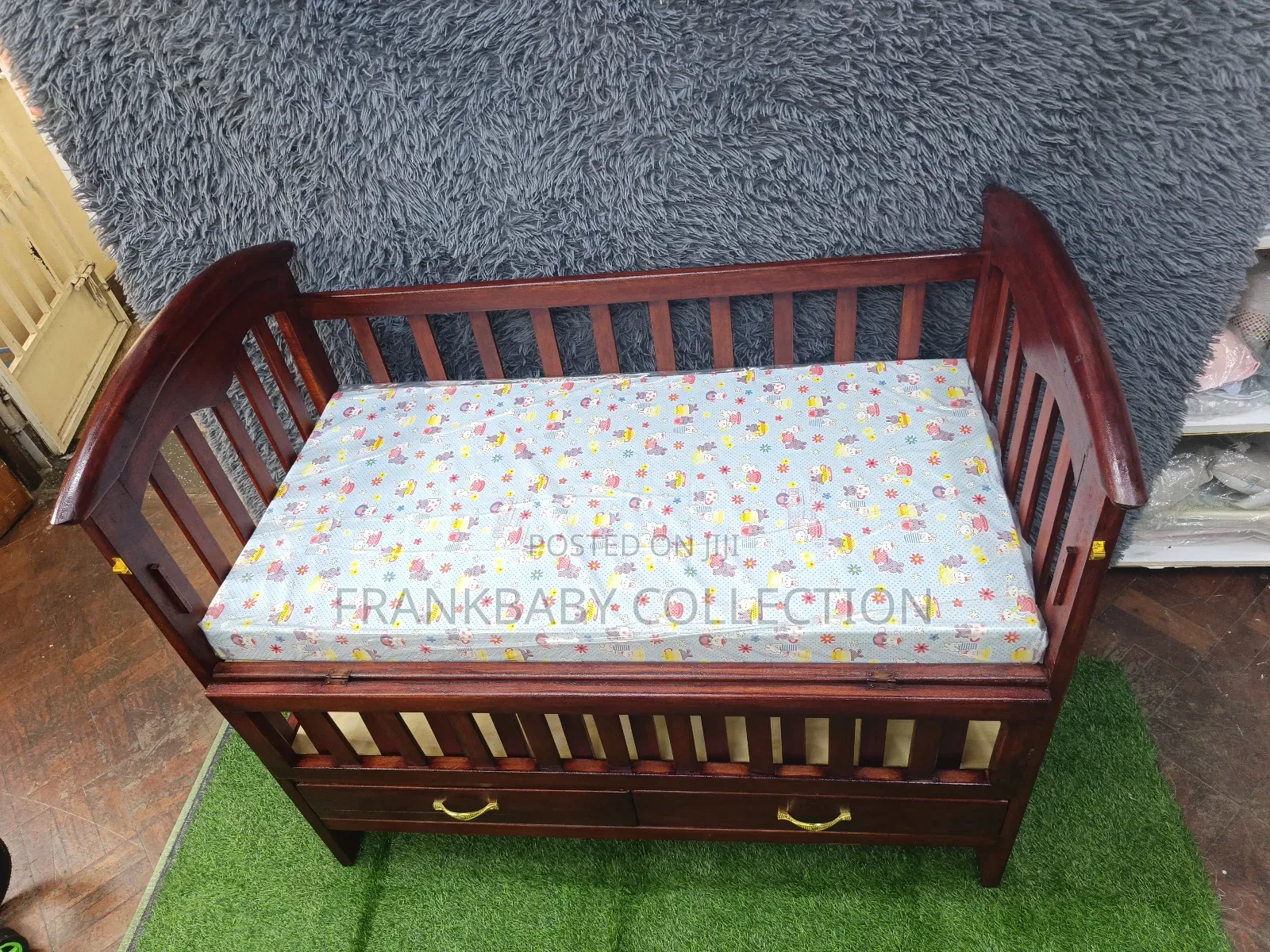 Mahogany Baby Cot / Baby Cot