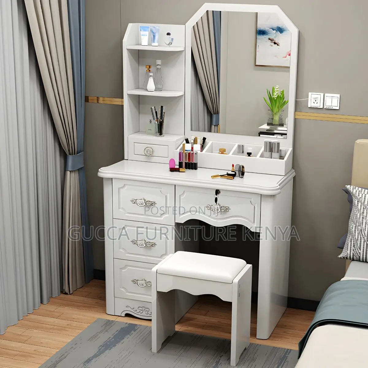 Dressers: Make-Up Vanity Standing Wooden Dressing Table