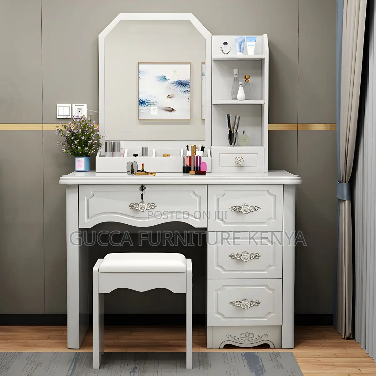 Dressers: Make-Up Vanity Standing Wooden Dressing Table