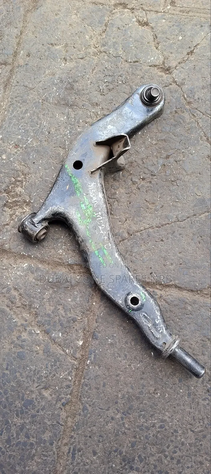 Control Arms Nissan Murano 2005.