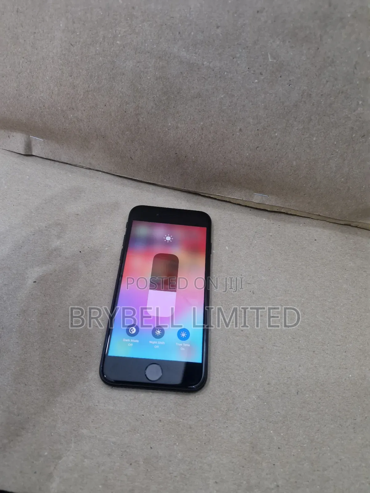 Apple iPhone SE (2020) 64 GB Black