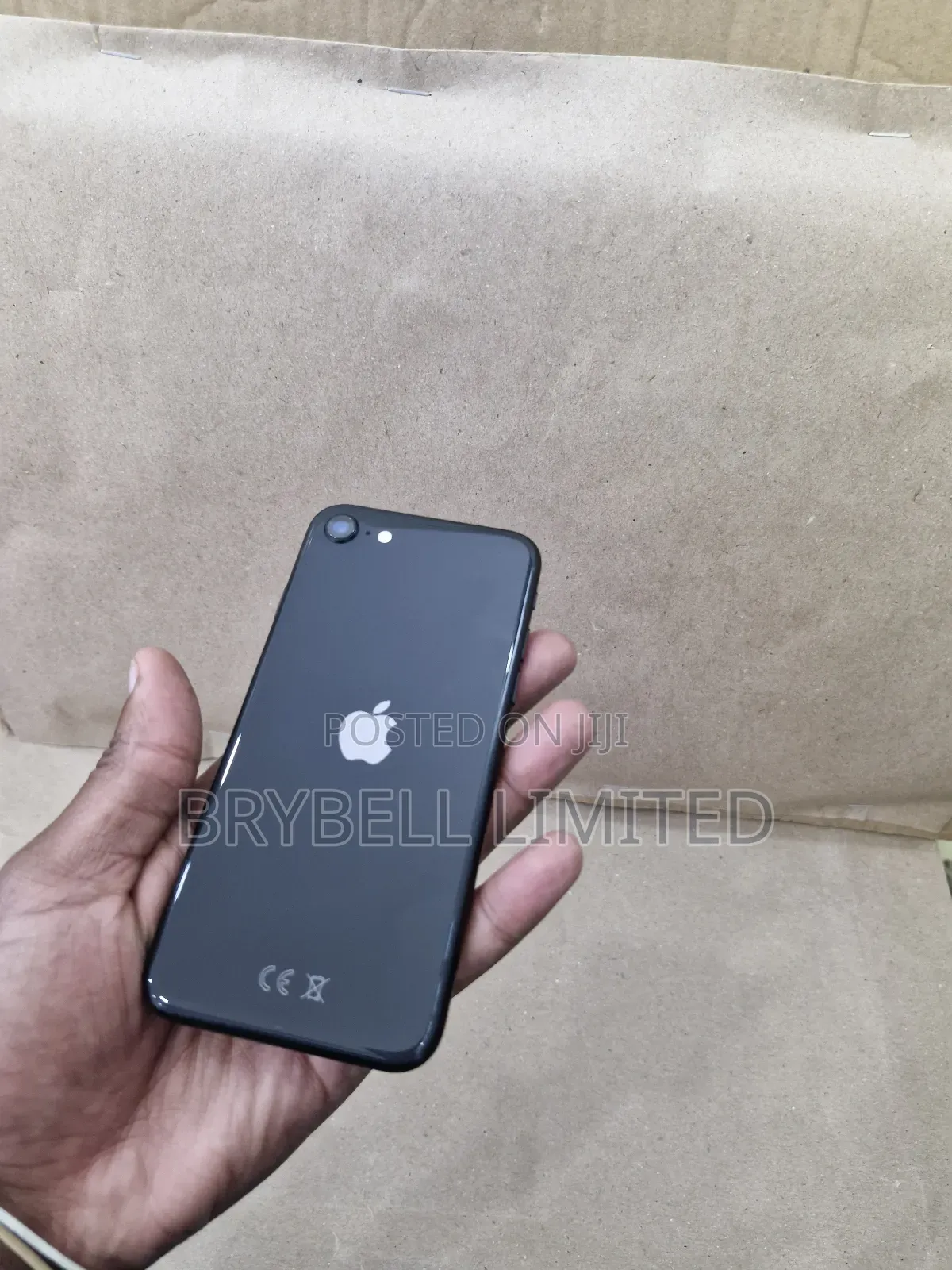 Apple iPhone SE (2020) 64 GB Black