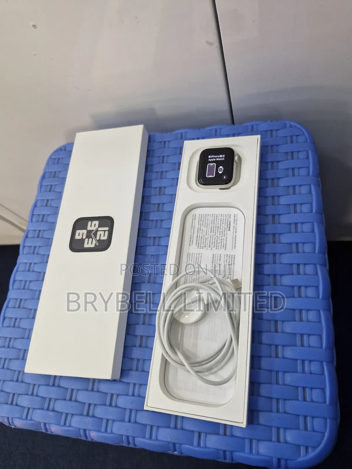 Apple Watch Se, 40mm Aluminium, 2 Weeks Used on Offer