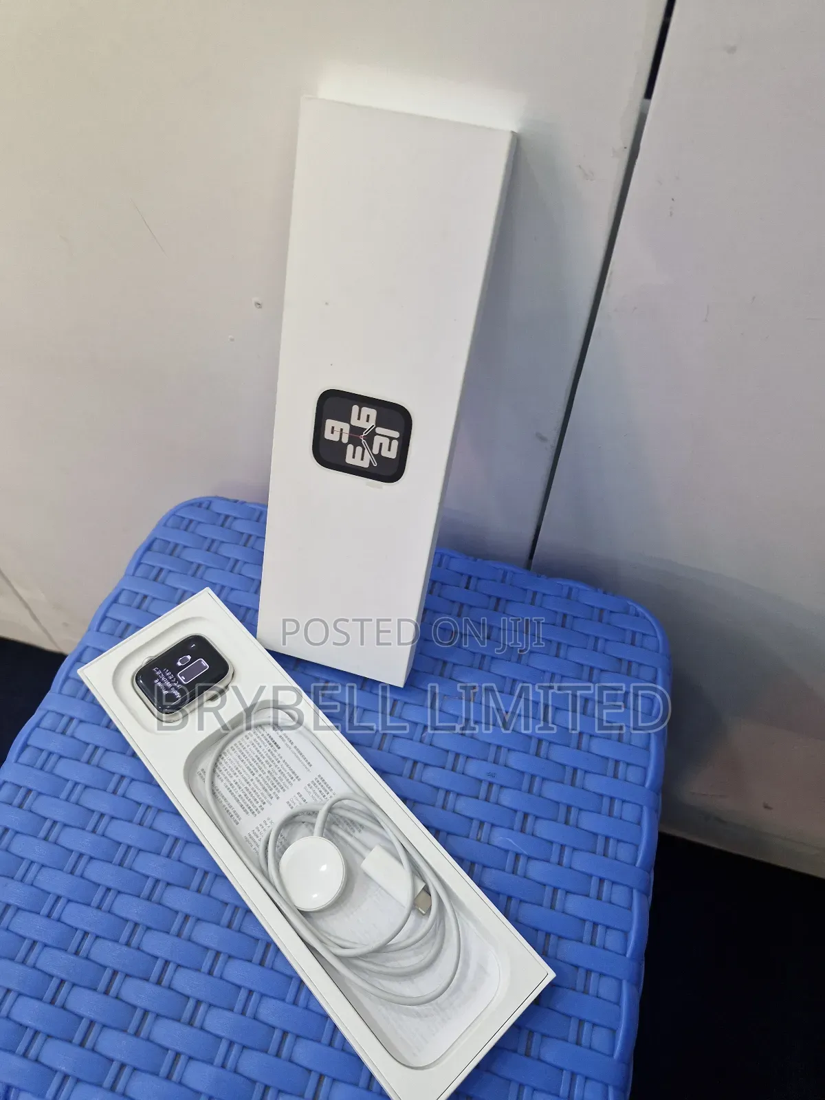 Apple Watch Se, 40mm Aluminium, 2 Weeks Used on Offer