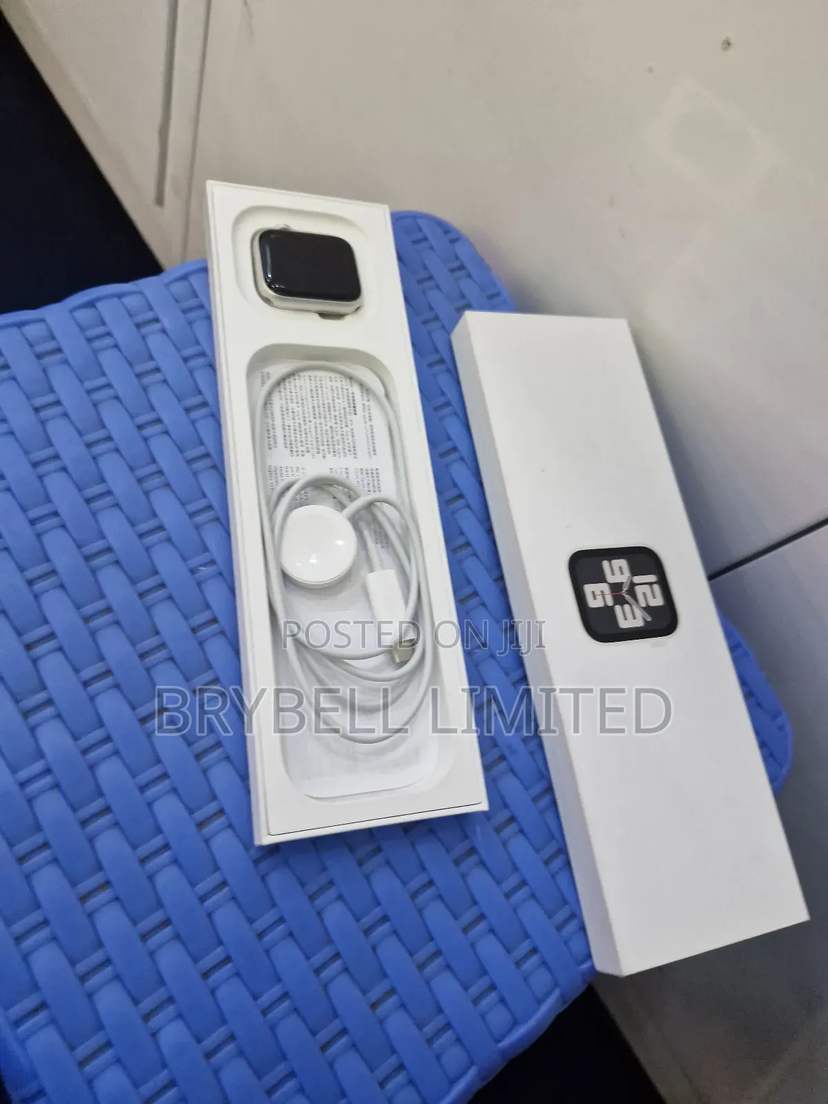 Apple Watch Se, 40mm Aluminium, 2 Weeks Used on Offer