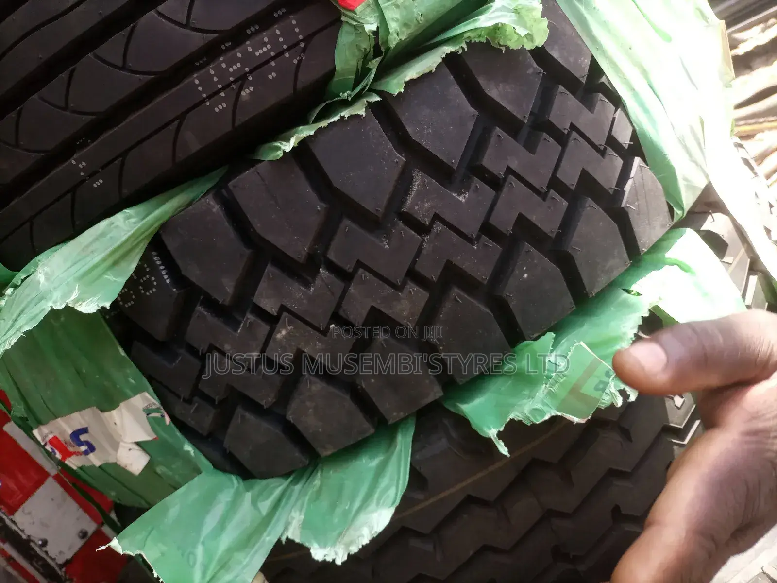 9.5r17.5 Sportrak Tyres