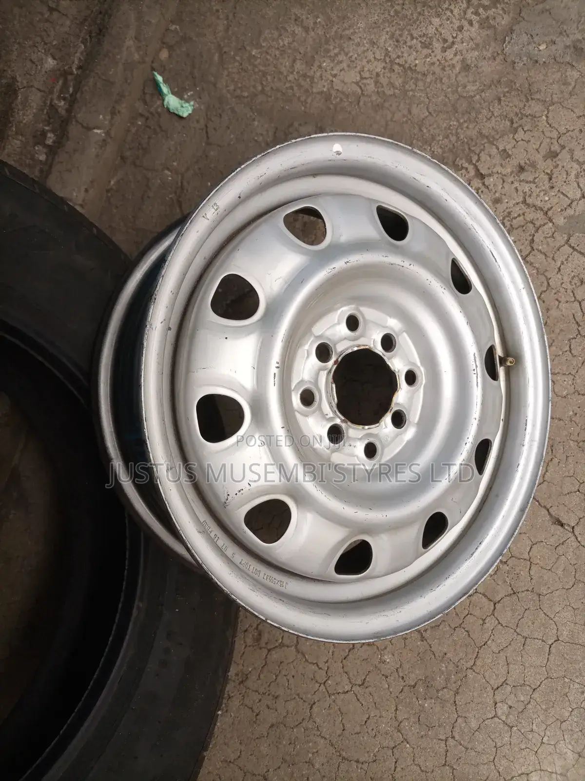 Agua Metallic Rim Size 15