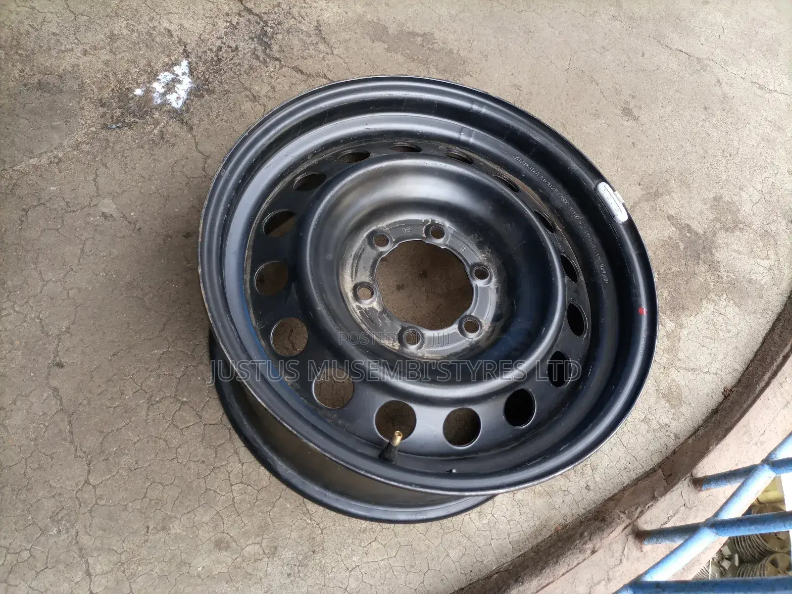Prados Metallic Rim Size 17