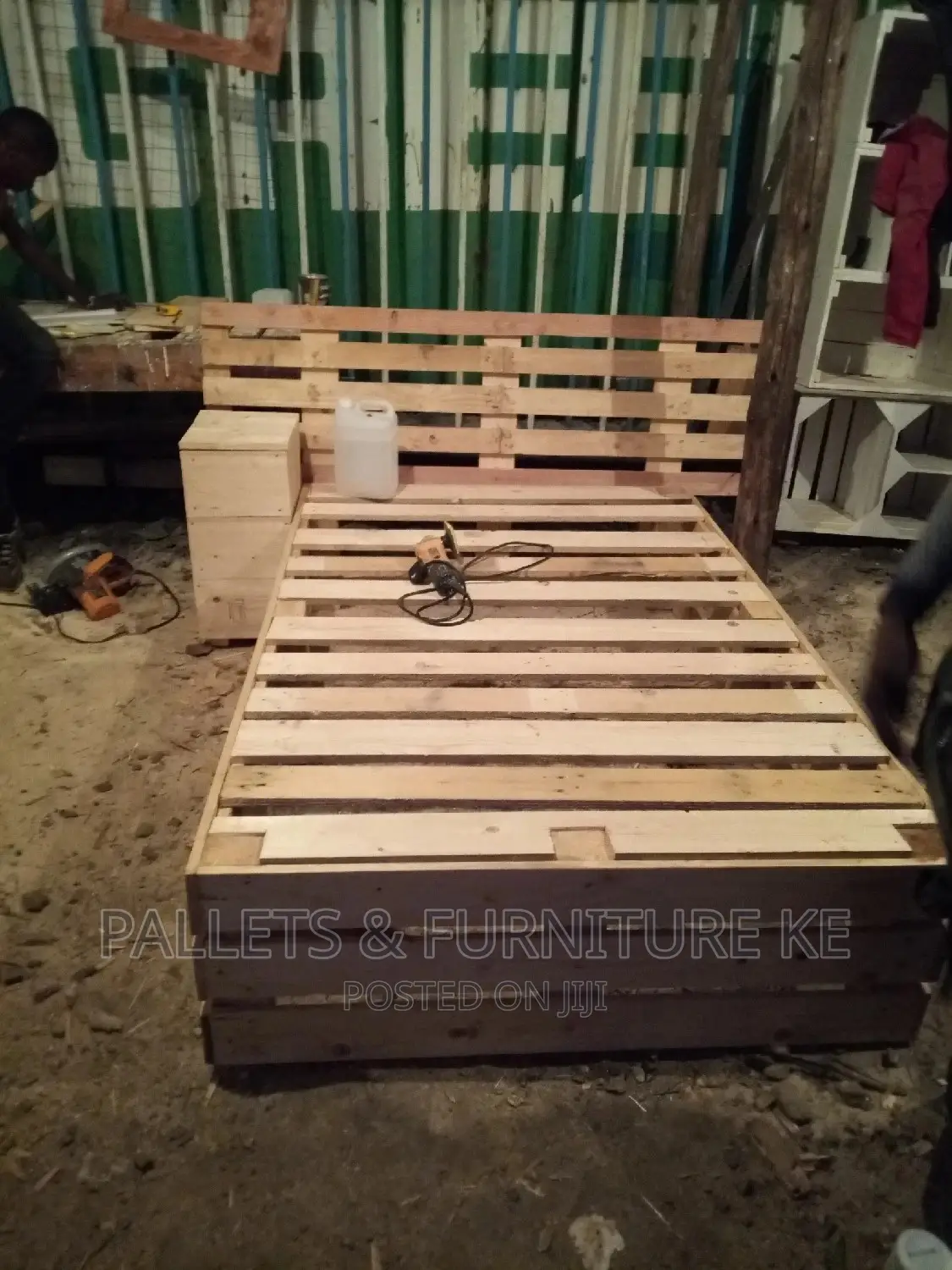5 by 6 Pallet Bed