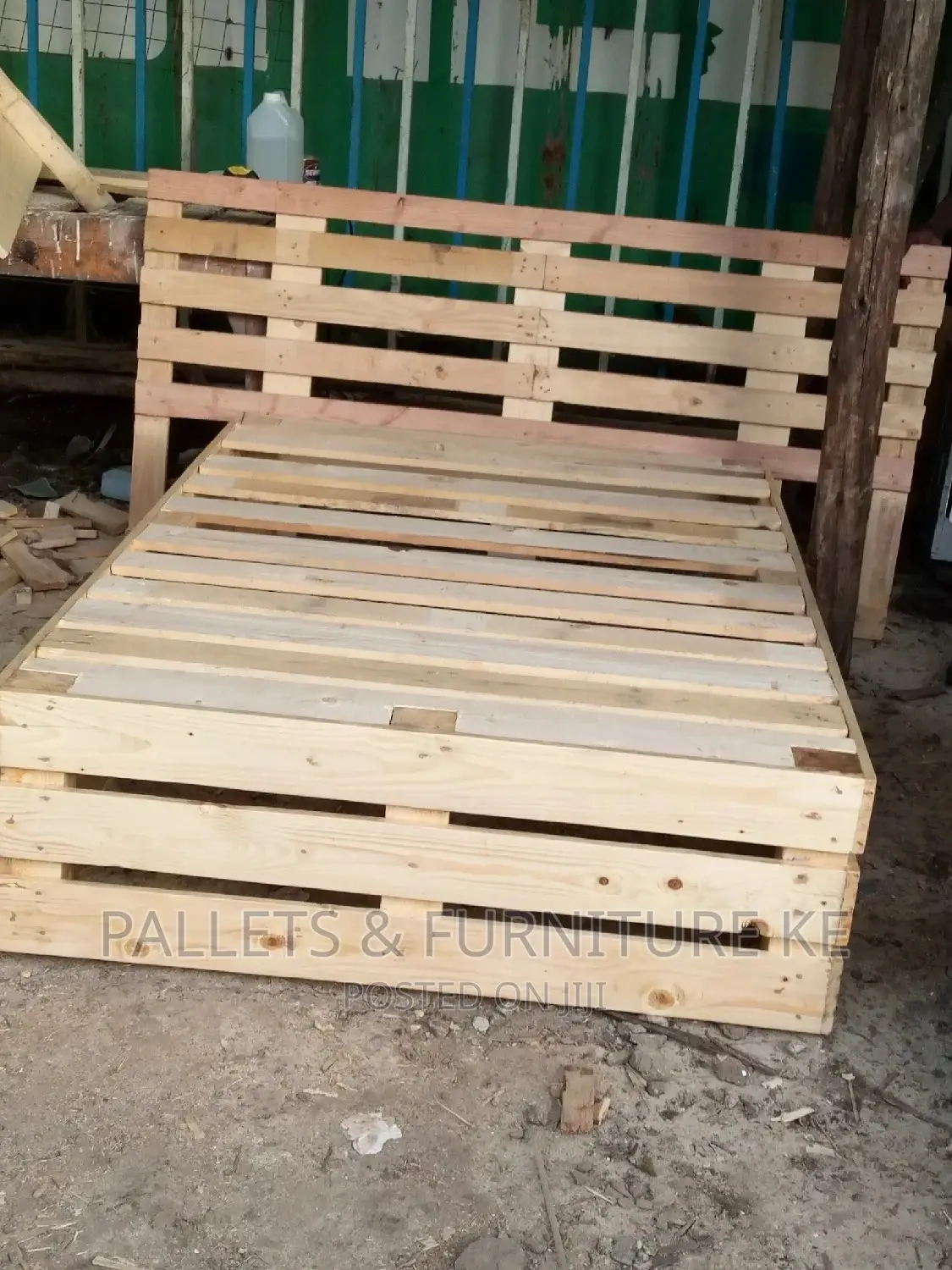 5 by 6 Pallet Bed