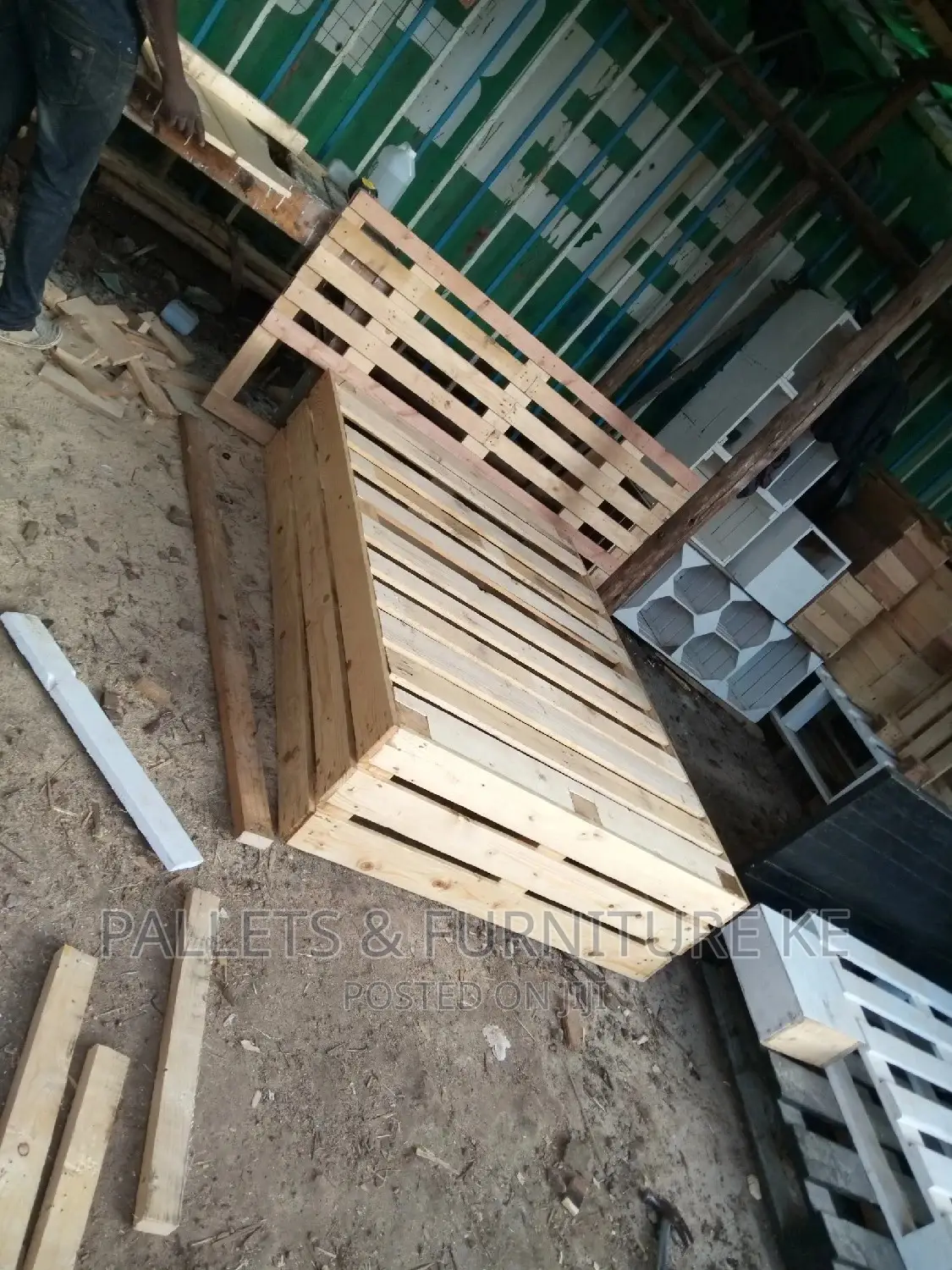 5 by 6 Pallet Bed