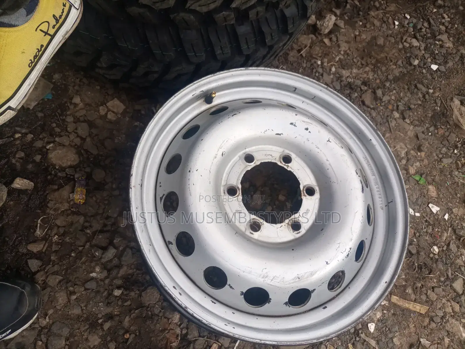 Hillux Metallic Rim Size 17