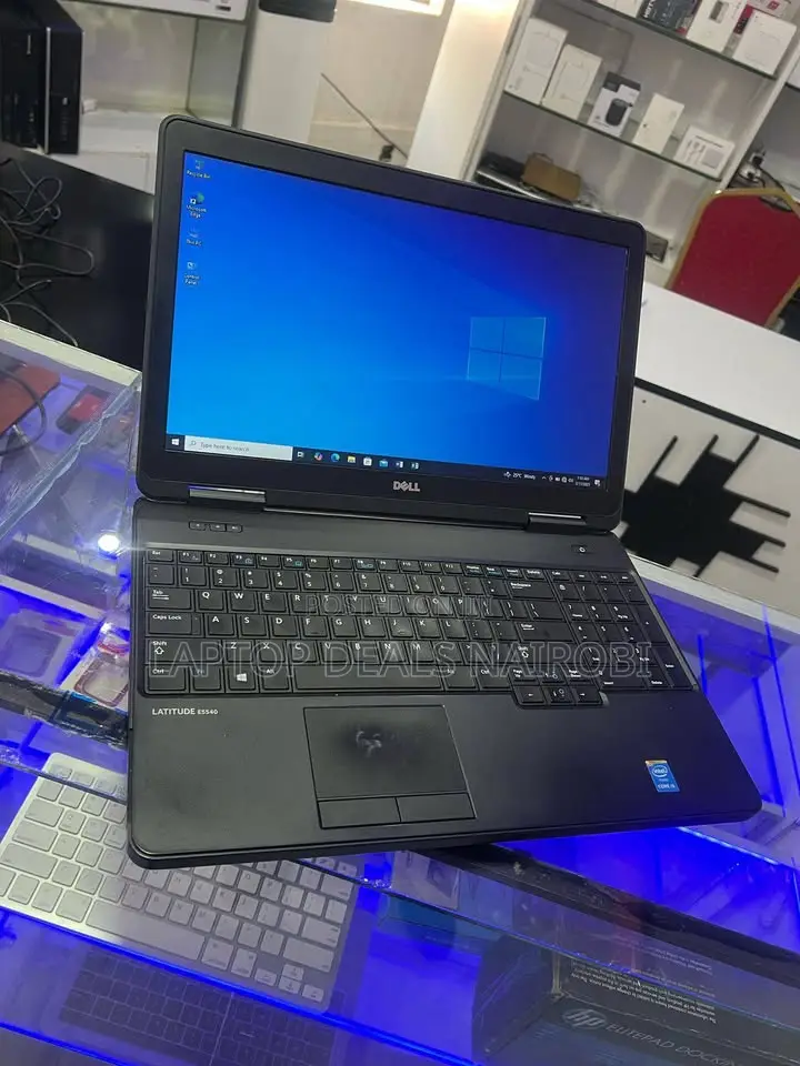 Laptop Dell Latitude 5540 8GB Intel Core I5 SSD 256GB