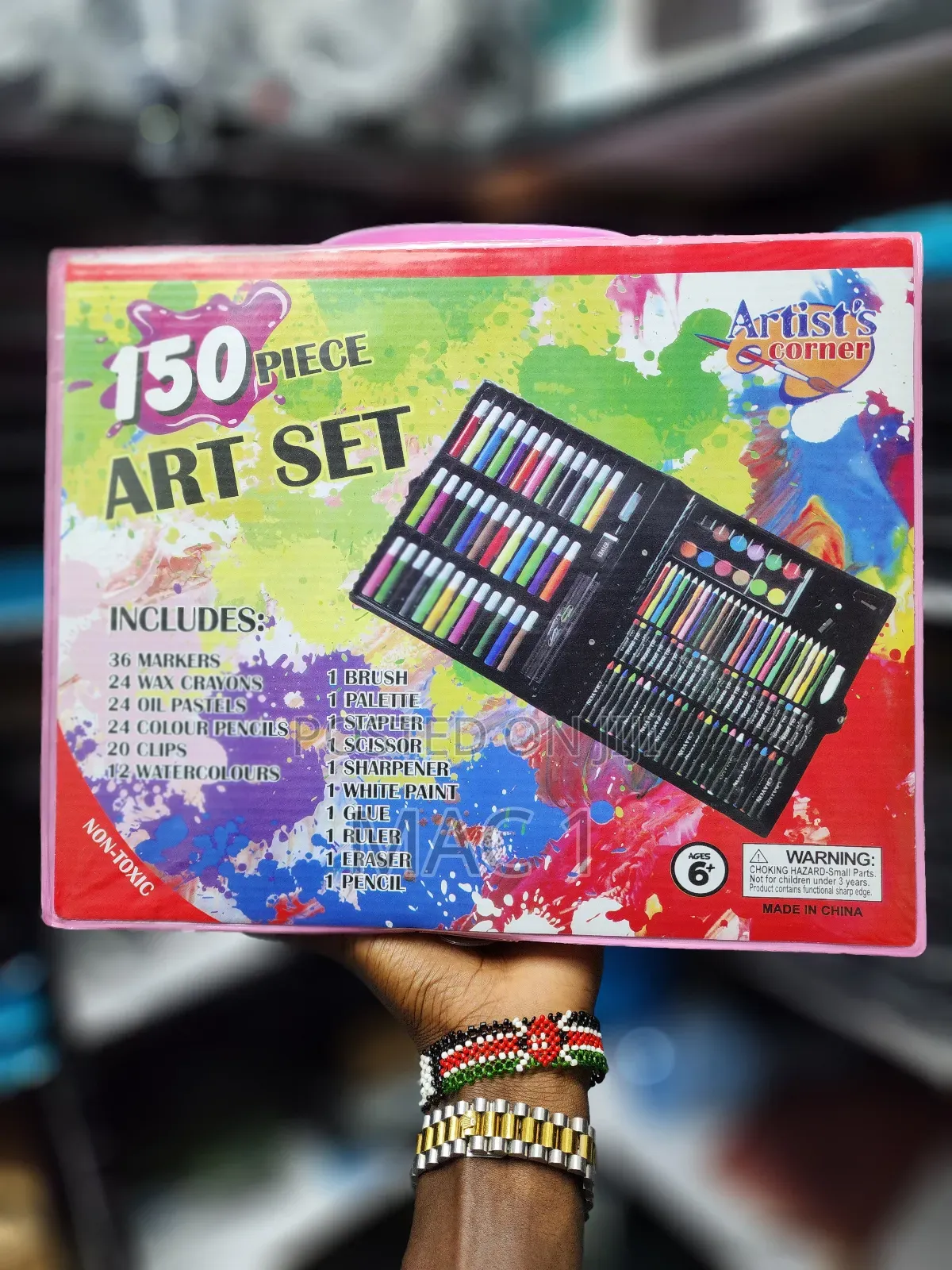 150 Piece Art Set Drawing and Colouring Set