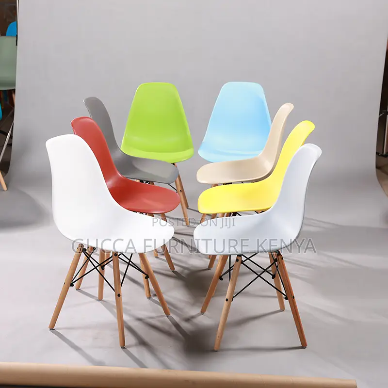 Home Chairs: Innovative Eames Decor Plastic Coffee Chair