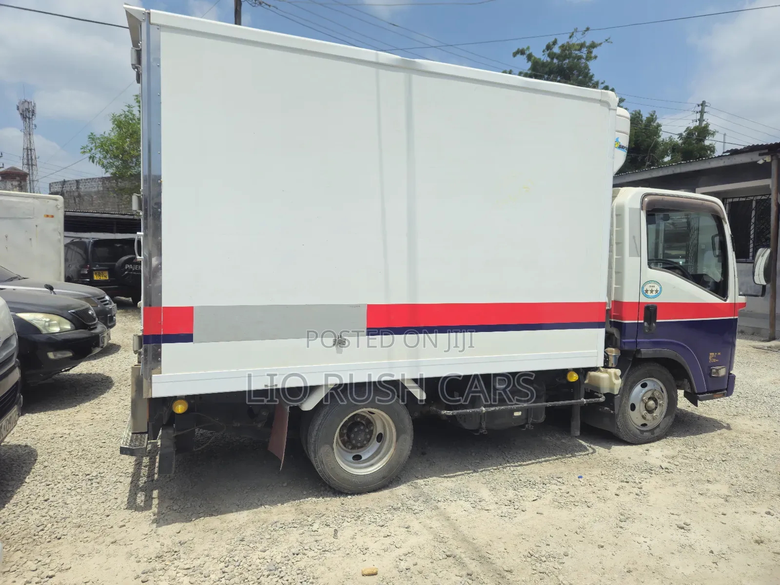 Isuzu ELF Smart