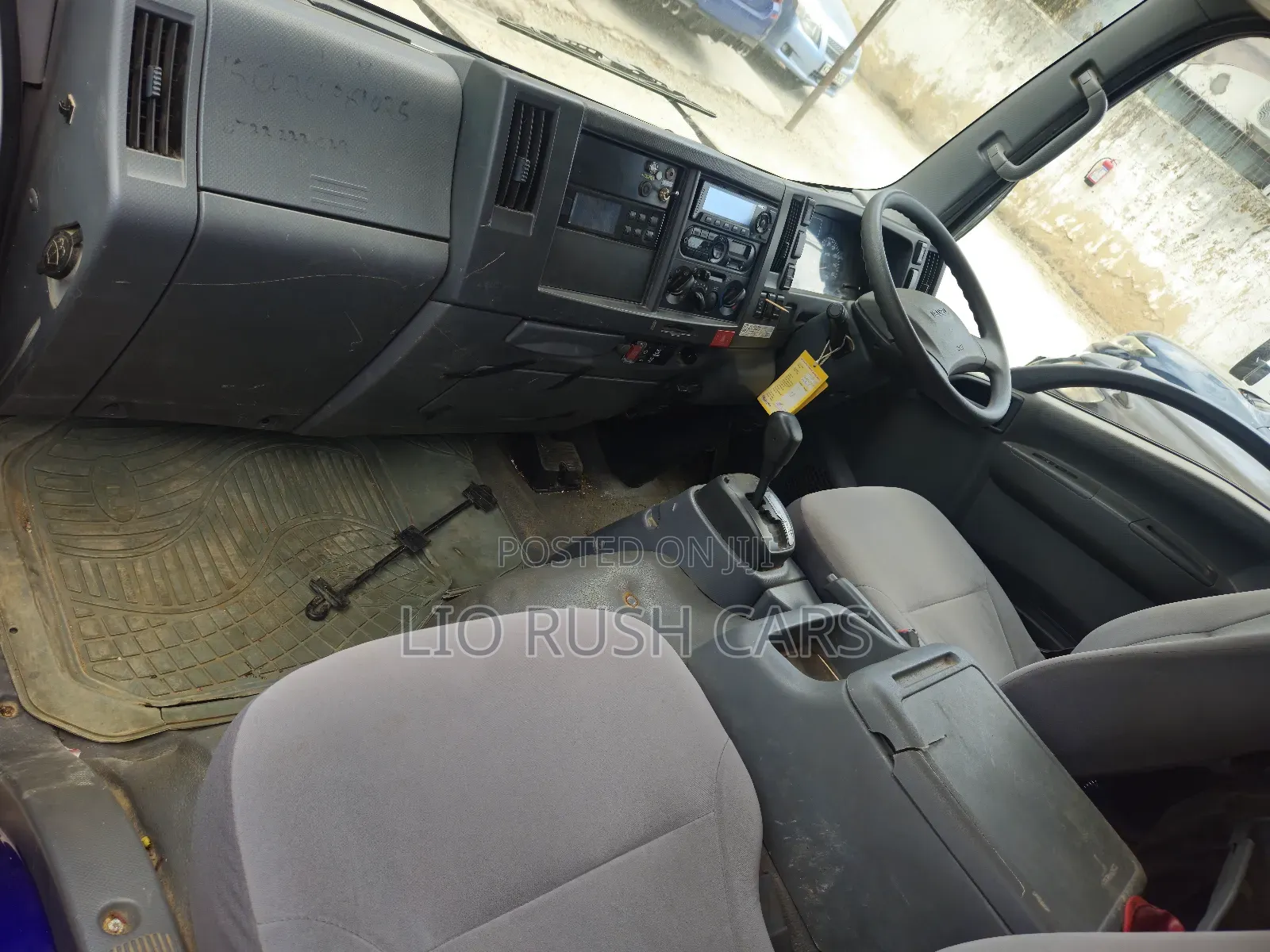 Isuzu ELF Smart
