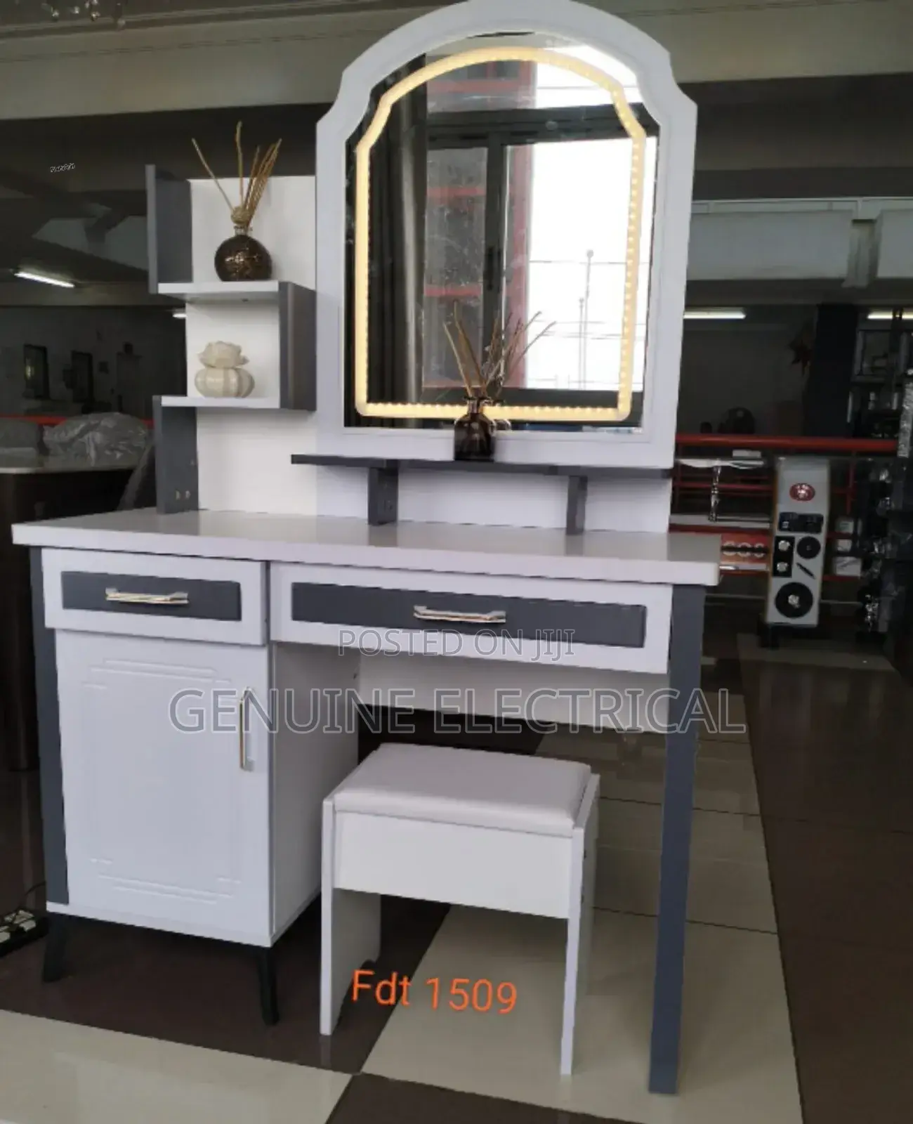 Executive Big Dressing Table Plus Sliding Mirror BD