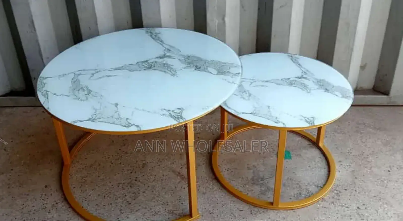 Round Marble Table ( Glass Effect)