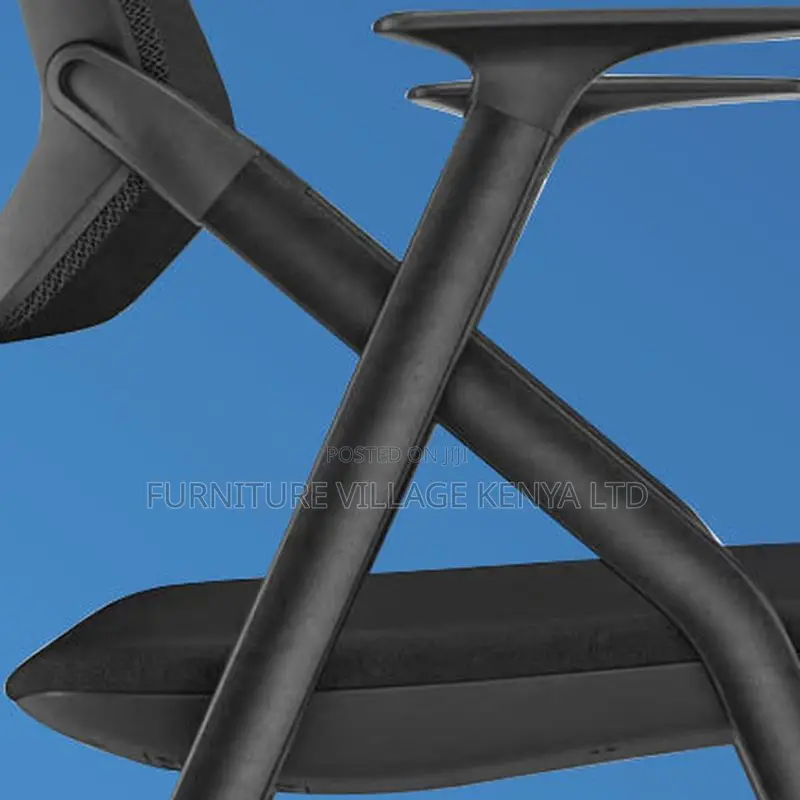 Minimalist Upholstered Office Desk Chairs With Armrest